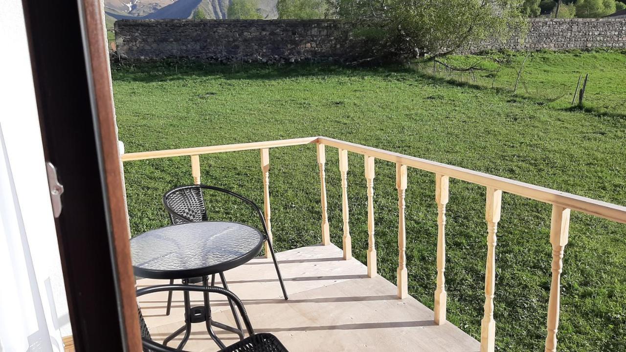Terkhena Hotell Kazbegi Exteriör bild