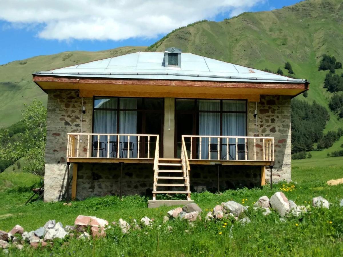 Terkhena Hotell Kazbegi Exteriör bild