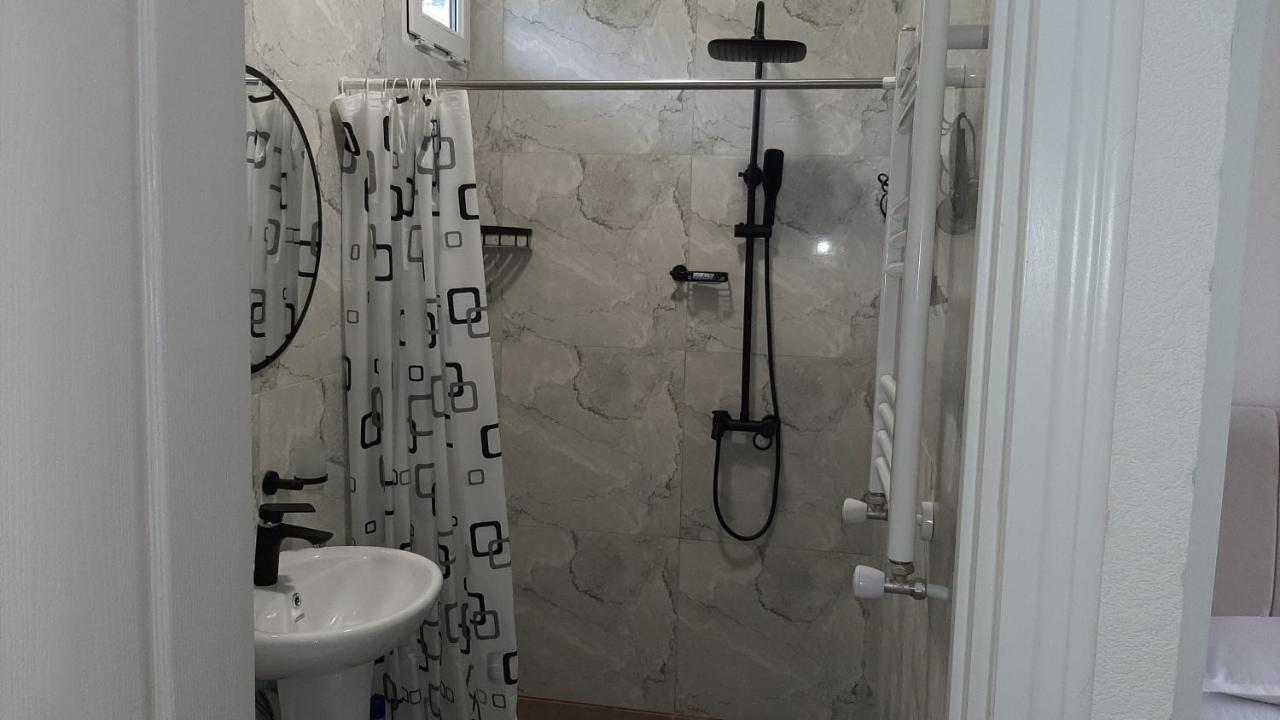 Terkhena Hotell Kazbegi Exteriör bild