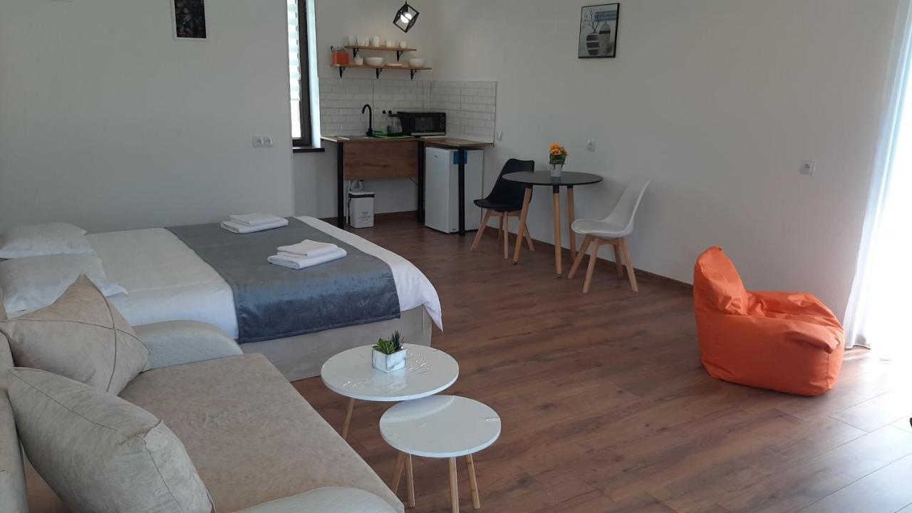 Terkhena Hotell Kazbegi Exteriör bild